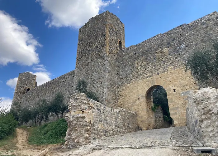 Monteriggioni Castello